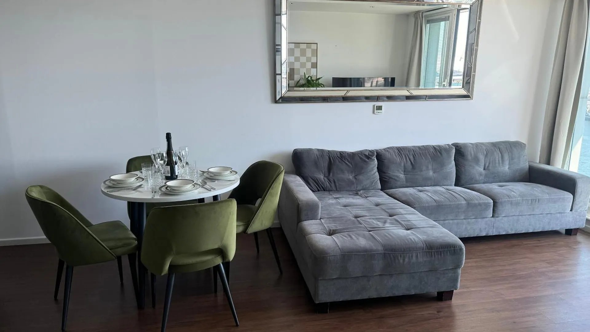 Apartment Riverstay With Free Parking London